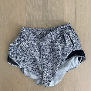 🛒 Lulu lemon floral shorts
